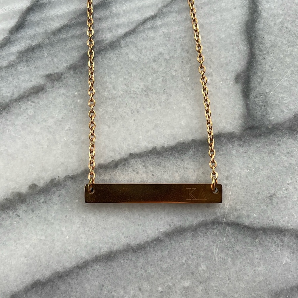 KD bar necklace